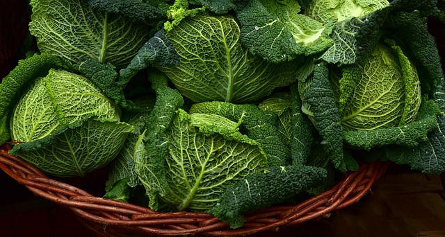 Cibi da evitare per la cellulite: verdure a foglia verde sono da inserire nella dieta.